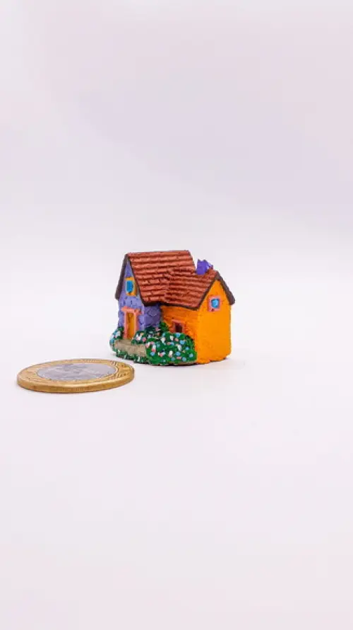 Casinha com Jardim Miniatura M647R
