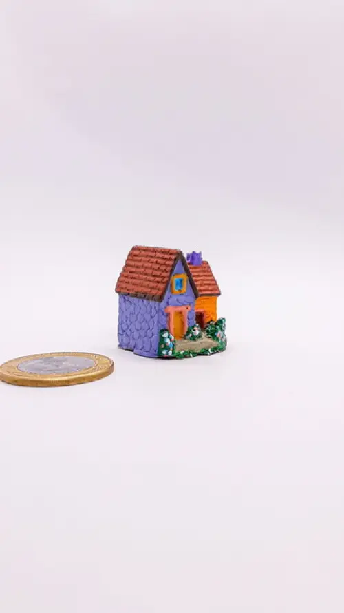 Casinha com Jardim Miniatura M647R