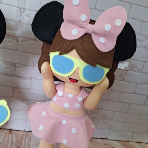 Boneca Afetiva Minnie pool party