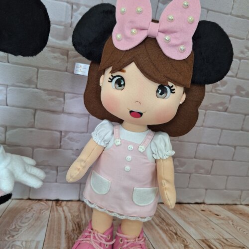Menina Afetiva Minnie Rosa