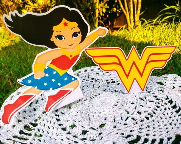 display de mesa mulher maravilha cut
