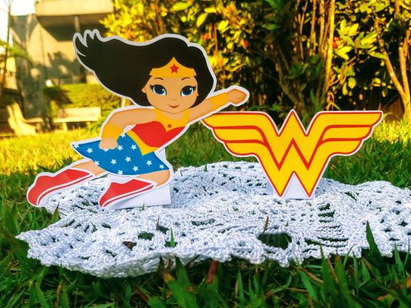 display de mesa mulher maravilha cut