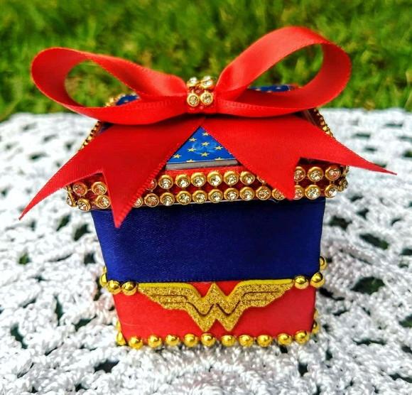 Enfeites de Mesa Mulher Maravilha