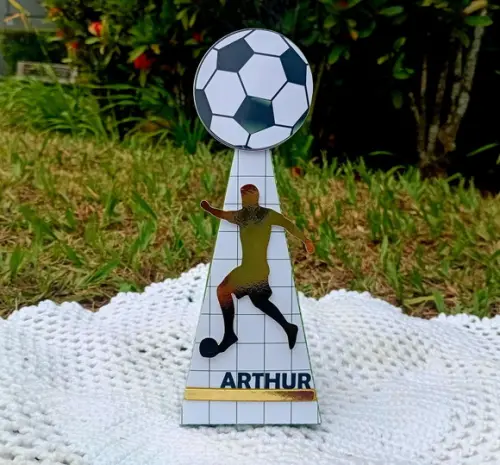 Caixa Pirâmide Futebol Luxo