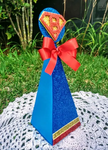 Caixa Pirâmide Super Homem