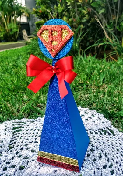 Caixa Pirâmide Super Homem
