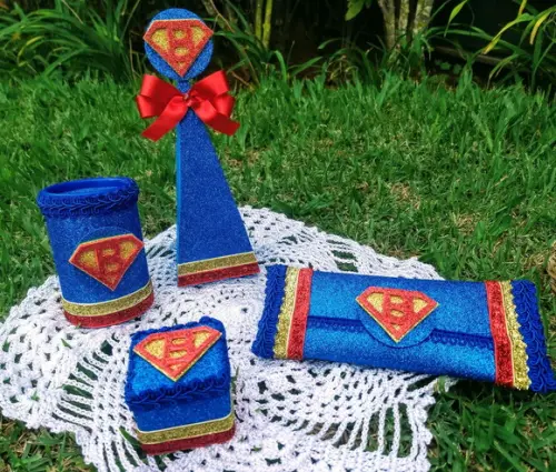 Caixa Pirâmide Super Homem