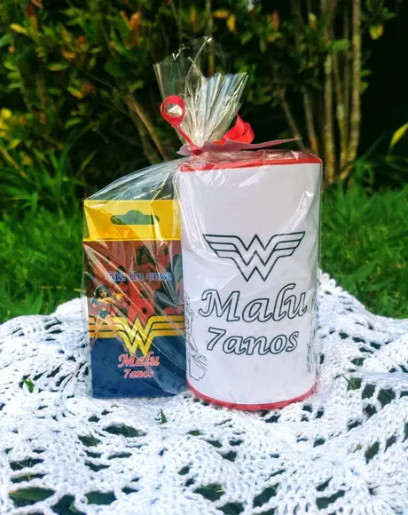 Lembrancinha para Colorir Mulher Maravilha