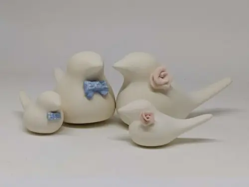 Topo de bolo pombinhos com dois filhotes