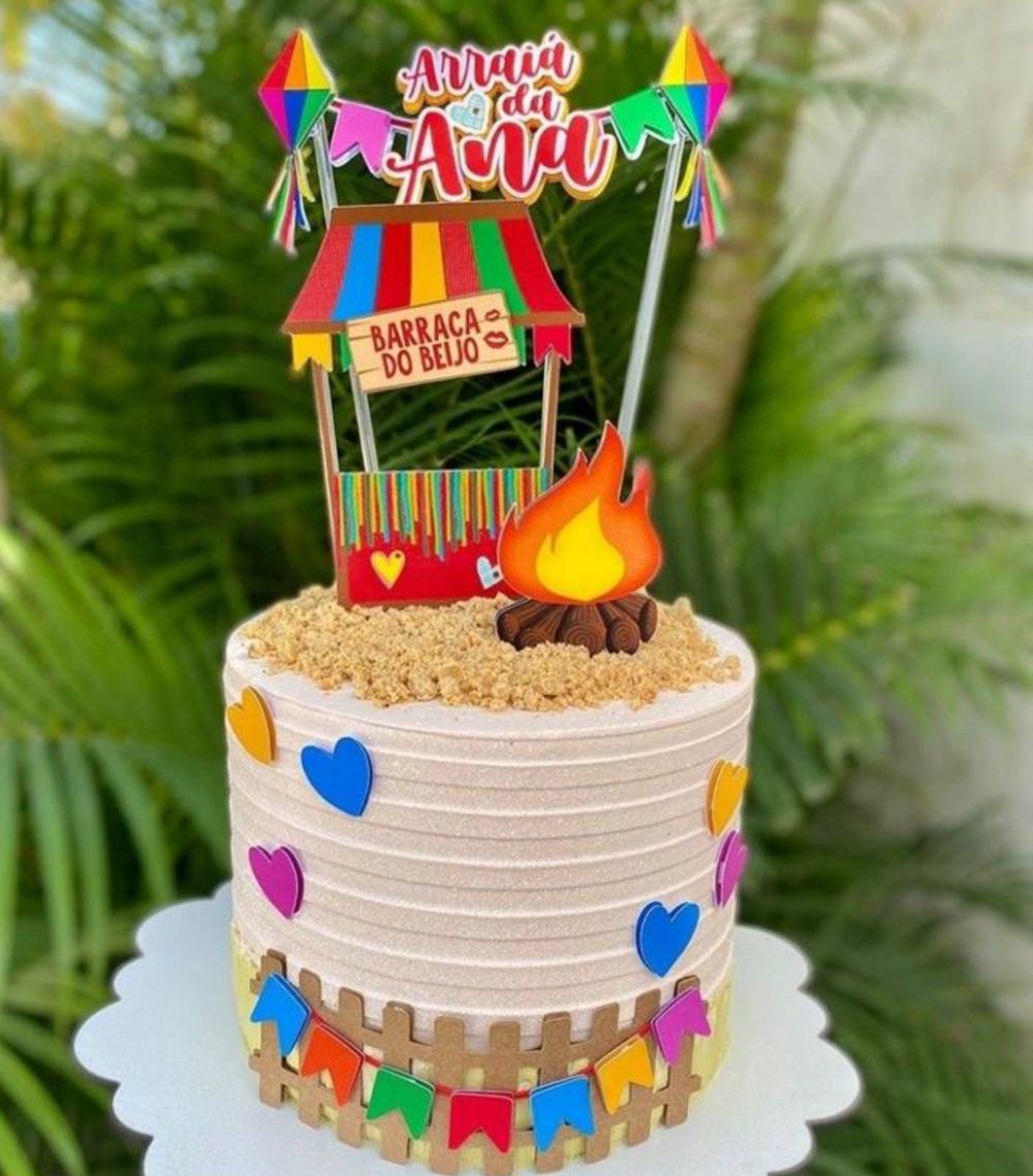 topo de bolo junino barraca do beijo