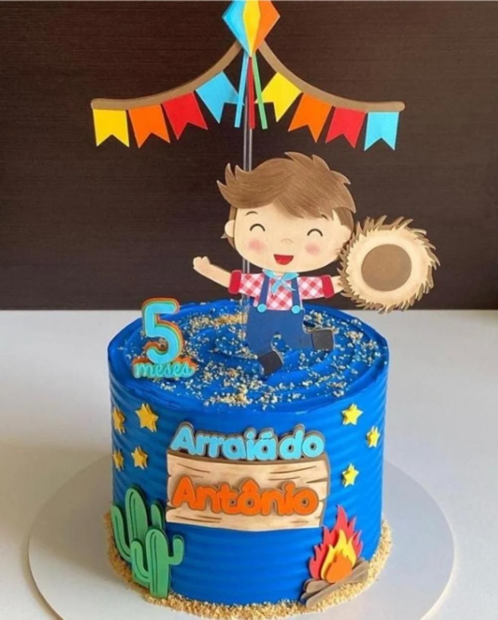 topo de bolo festa junina menino com chapéu