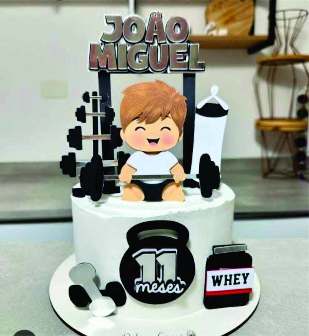topo de bolo menino academia mesversário