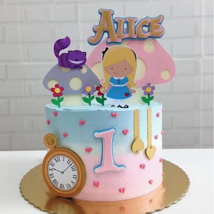 topo de bolo Alice no país das maravilhas
