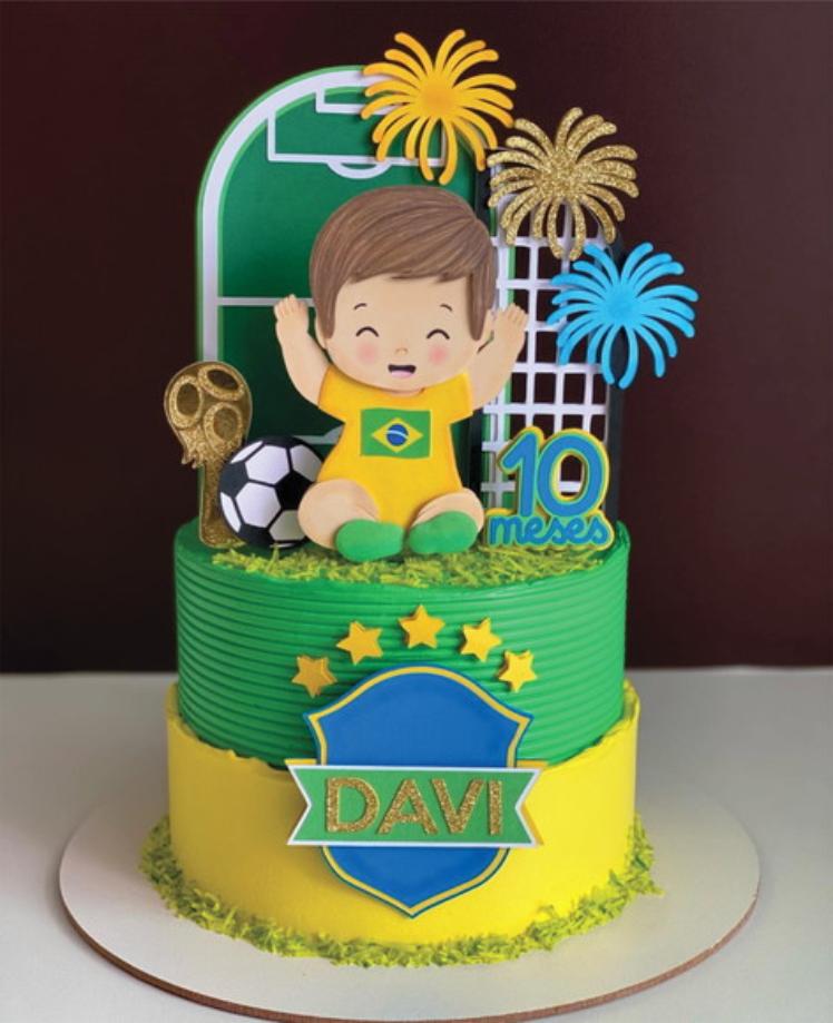 topo de bolo futebol brasil menino