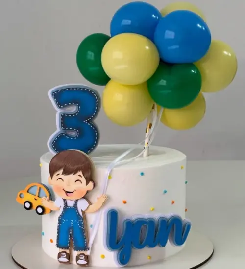 topo de bolo menino com carrinho