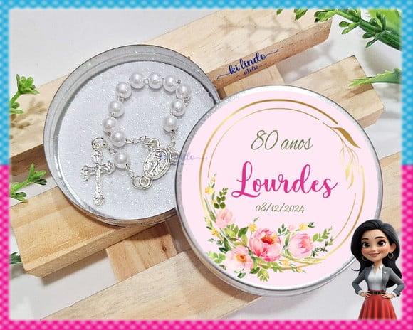 Lembrancinha de Aniversário de 80 Anos Mini Terço na Latinha