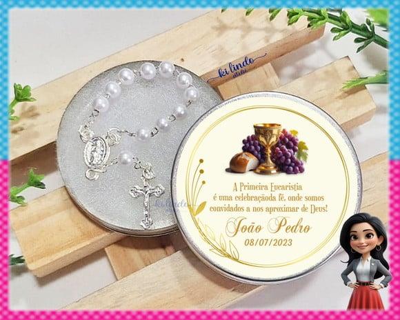 Lembrancinha de Primeira Eucaristia Mini Terço na Latinha
