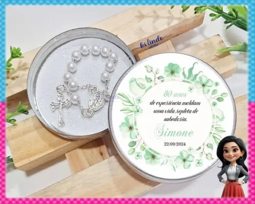 Lembrancinha de Aniversário de 80 Anos Mini Terço na Latinha