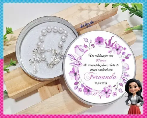 Lembrancinha de Aniversário de 80 Anos Mini Terço na Latinha