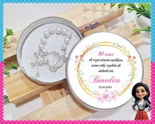 Lembrancinha de Aniversário de 90 Anos Mini Terço na Latinha