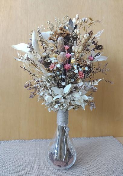 Arranjo com Flores Desidratadas na Garrafinha Modelo Lampada