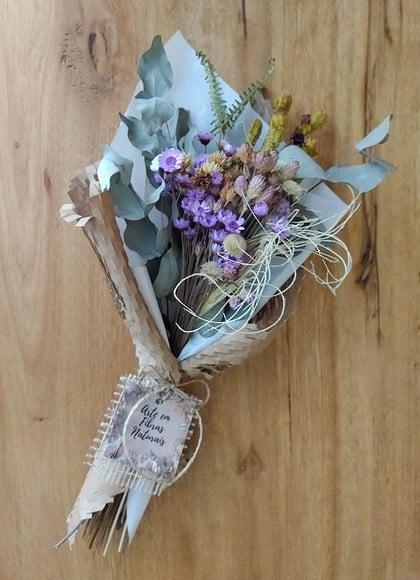Mini Buque Flores Desidratadas -lilás (25cm)