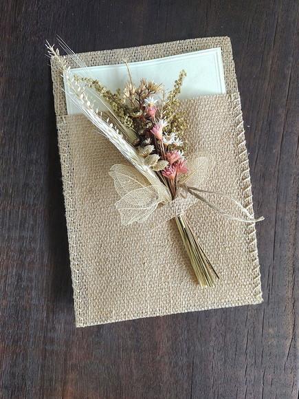 Cartão com Buque Flores Desidratadas - em Tons de Rosé