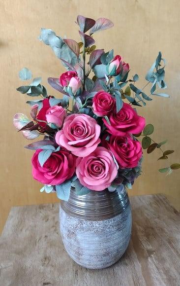 Arranjo Com Rosas No Vaso Terracota