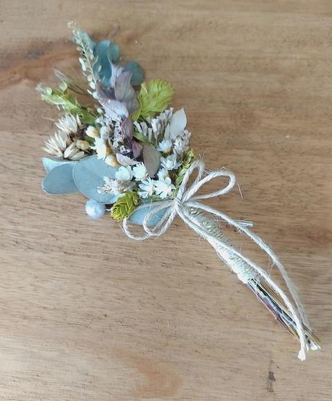 Lapela Floral com Flores Desidratadas - Verde
