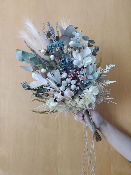 Buque de Noiva com Toque Azul e Rosé