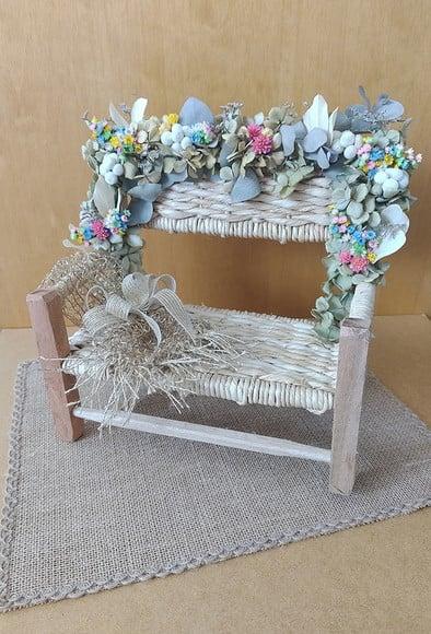 Banquinho Decorada com Flores Desidratadas Acompanha Manta