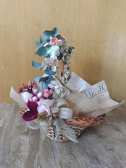 Mini Cesta Florista Decorada com Flores Desidratadas