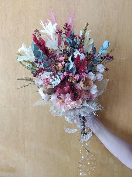 Buquê de Noiva com Flores Desidratadas Marsala - G