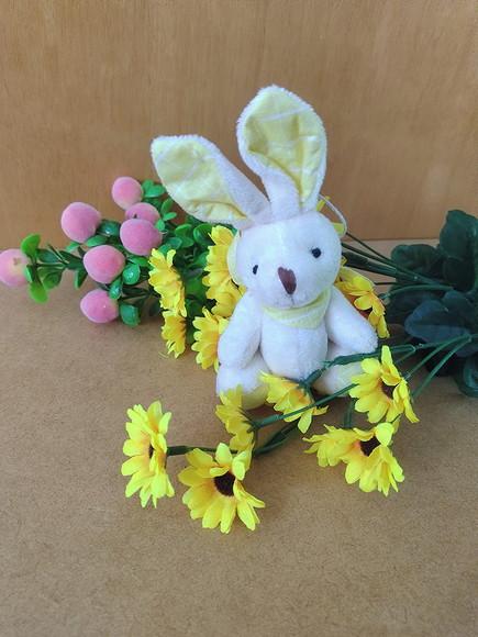 Coelhinho com Lenço Amarelo (12cm)