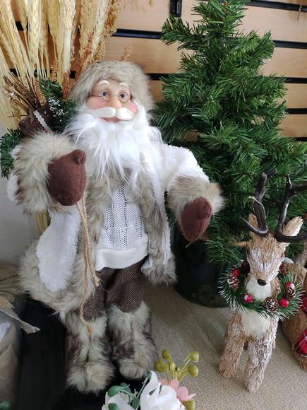 Papai Noel Rústico de Casaco Branco