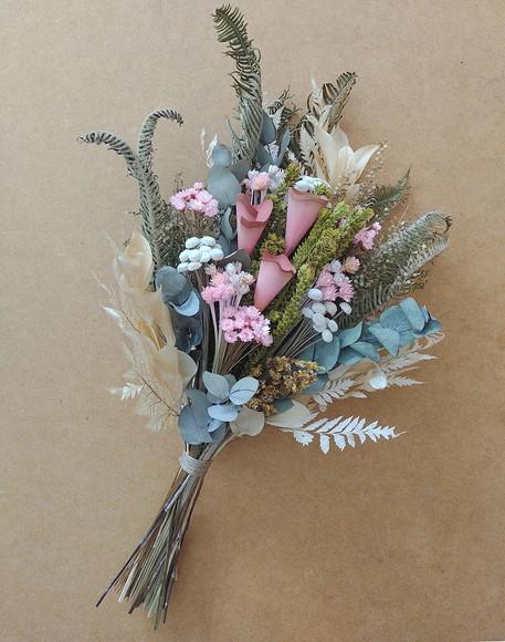 Arranjo com Flores Desidratadas no Vaso