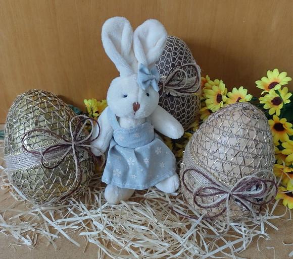 Coelhinha com 3 Ovos Rusticos (100g)