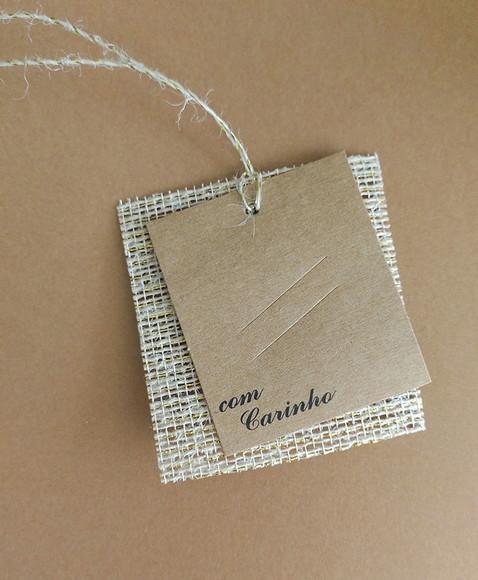 Kit Tag Kraft com Tela de Juta - com Carinho (10 Unidades)