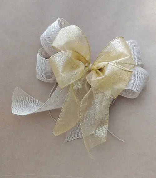 Laço de Juta G com Organza Ouro