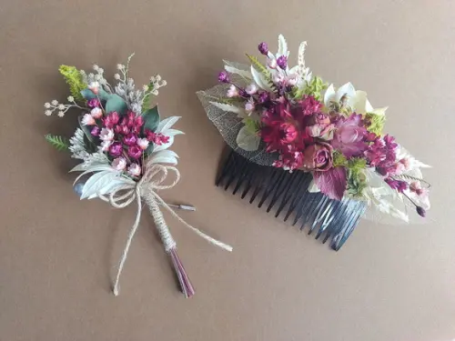 Kit Lapela Floral e Pente Decorado com Flores Desidratadas
