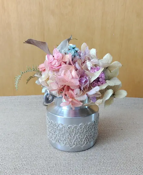 Mini arranjo com hortênsias desidratadas