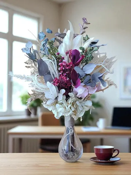 Arranjo com Flores Desidratadas no Vidro