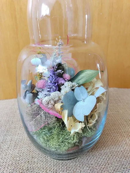 Jardim no Vaso com Flores Desidratadas