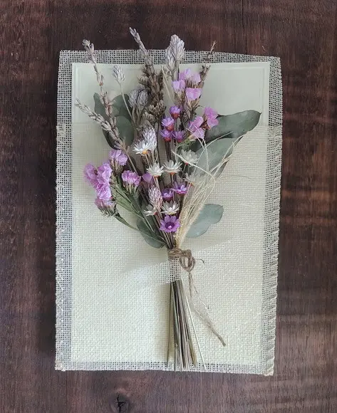Cartão Felicitações com Buque Flores Desidratadas - Lilás