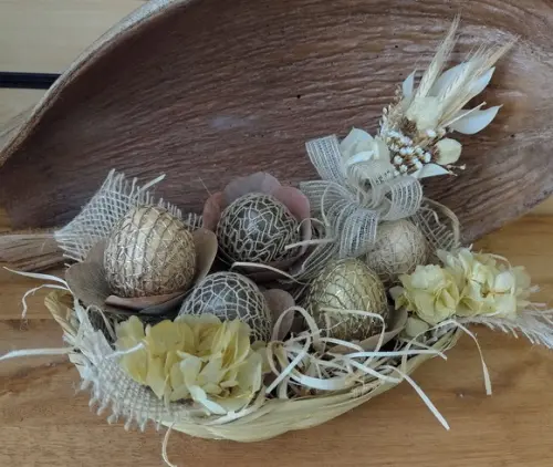 Cesta com Ovos de Juta