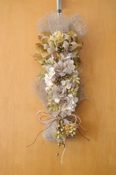 Arranjo de Porta - Natal com flores de juta