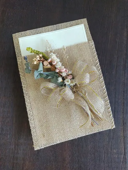 Cartão de Felicitações com Buque Flores Desidratadas - Laço