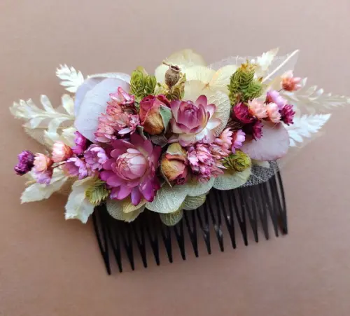 Pente Decorado com Flores Desidratadas Marsala