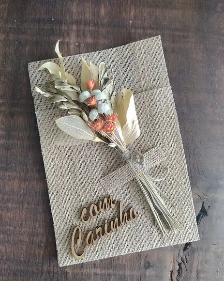 Cartão com Buque Flores Desidratadas - em Tons de Laranja