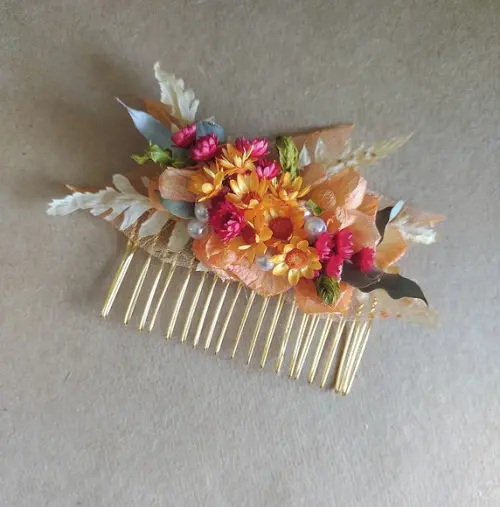 Pente Decorado com Flores Desidratadas